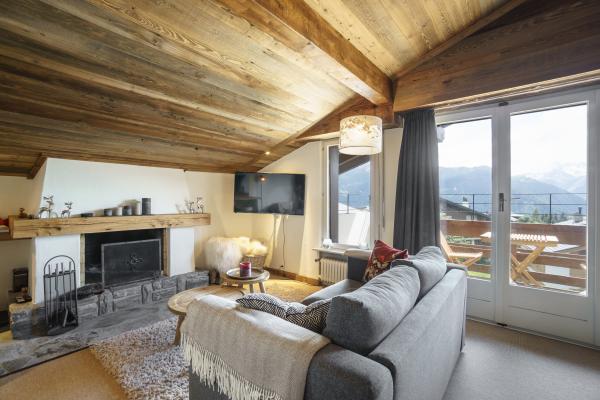 Central boutique style Verbier apartment for six